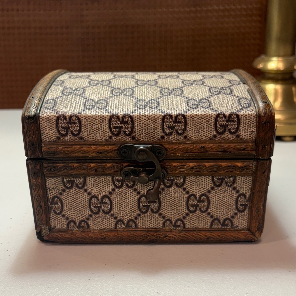 Gucci Logo Vintage/Antique Box—BEAUTIFUL!! AUTHENTIC!! Trinket or Jewelry Box